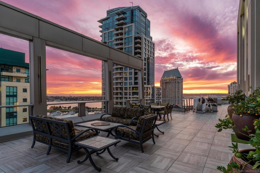 645 Front St 2204, San Diego, CA 92101 — photo 1