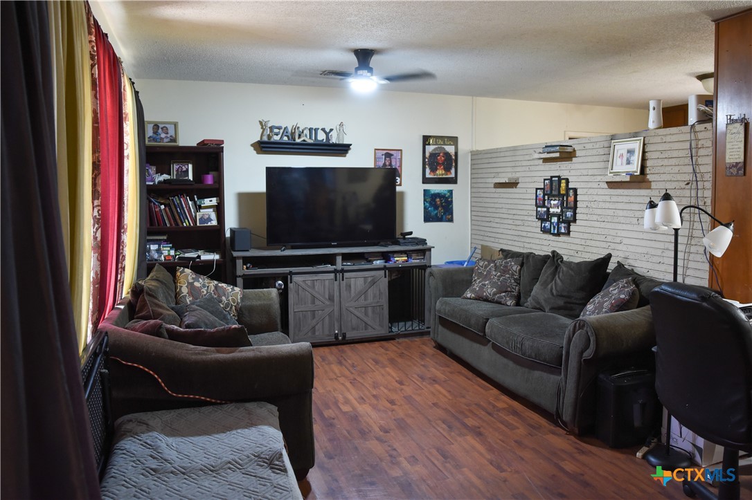 3308 Avondale, Victoria, TX 77901 — photo 1