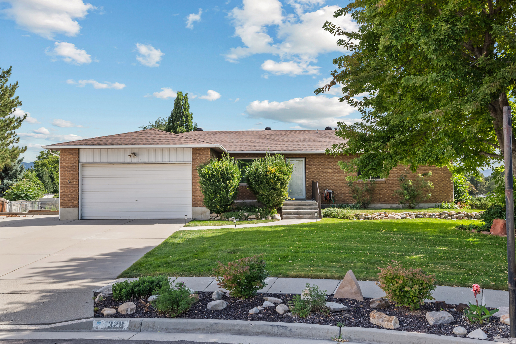 328 E HEATHER RIDGE CIR, Sandy, UT 84070 — photo 1