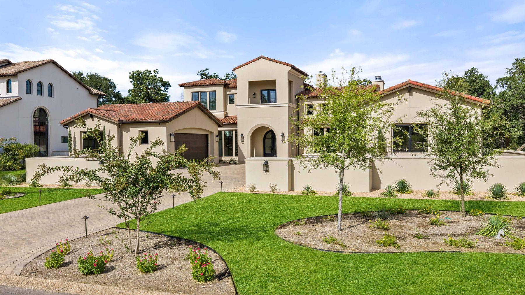 240 La Serena, Horseshoe Bay, TX 78657 — photo 1