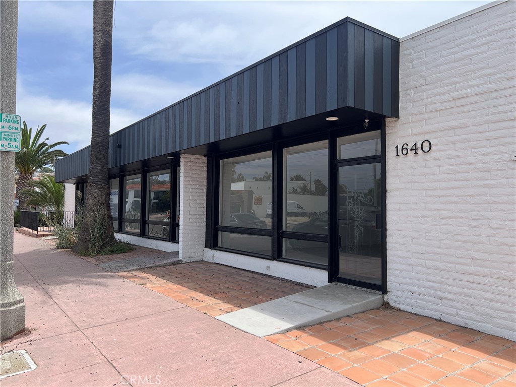 1640 N El Camino Real