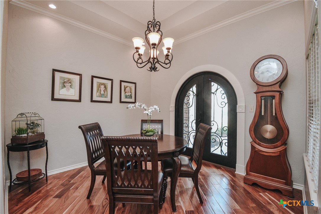 108 Ontario, Victoria, TX 77905 — photo 1