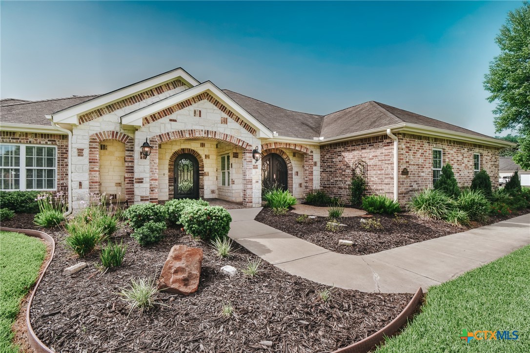 108 Ontario Street, Victoria, TX 77905 — photo 1