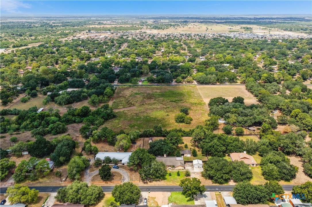 303 Edinburgh, Victoria, TX 77904 — photo 1
