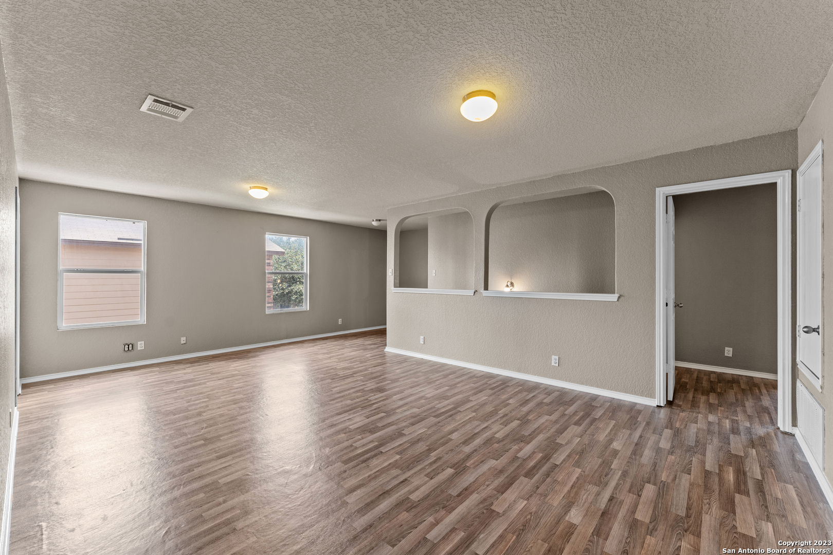 12122 CHI CHIS CV, , 78221 — photo 1