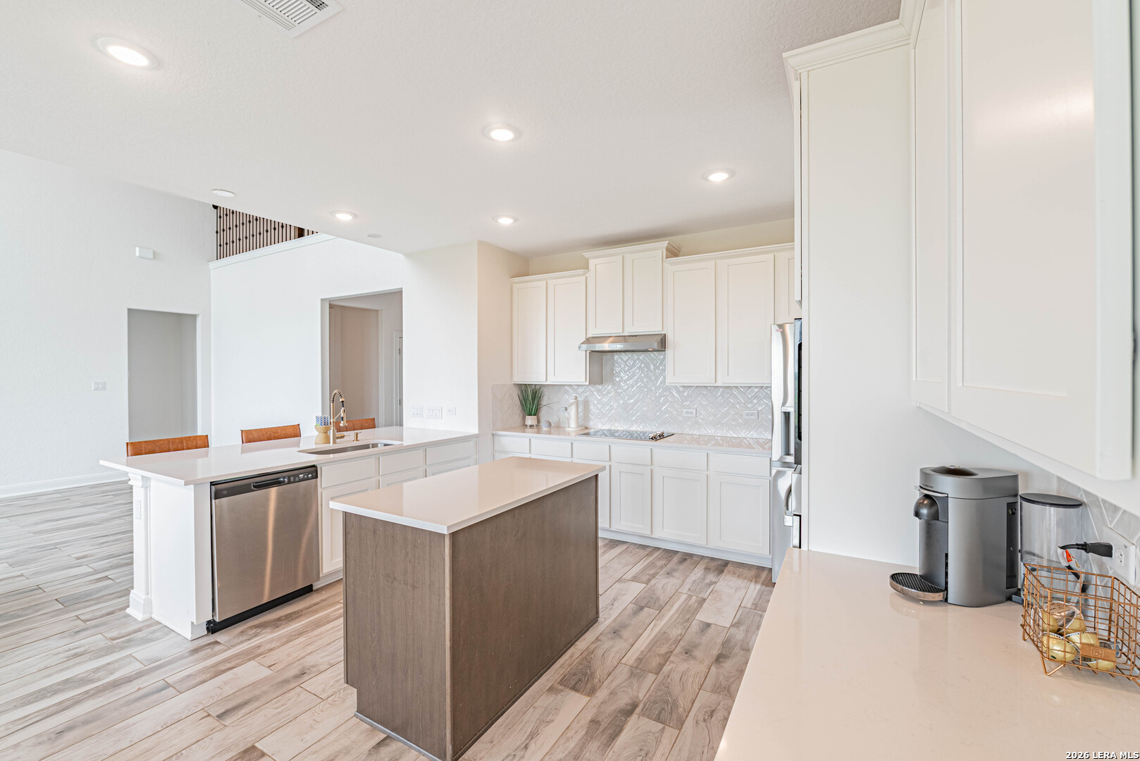 109 WILLOW OAK TRL, , 78114 — photo 1