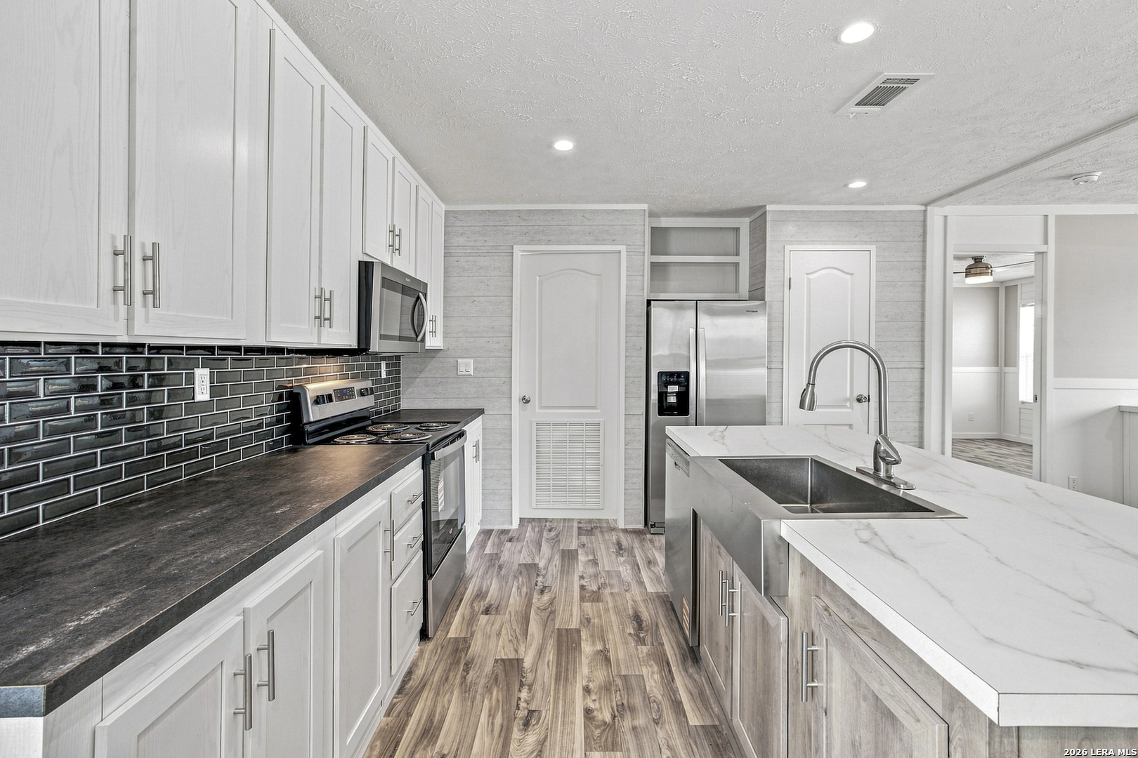 872 Main Loop Rd, ,  78959 — photo 1