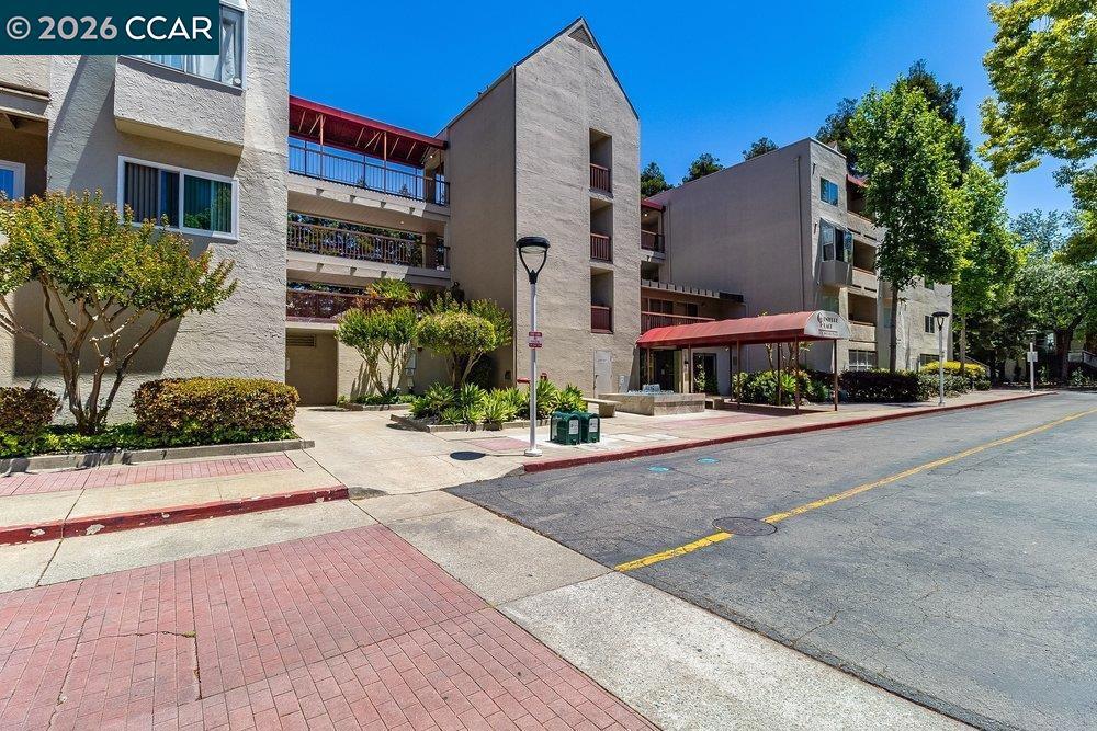 3173 Wayside Plaza 301, Walnut Creek, CA 94597 — photo 1