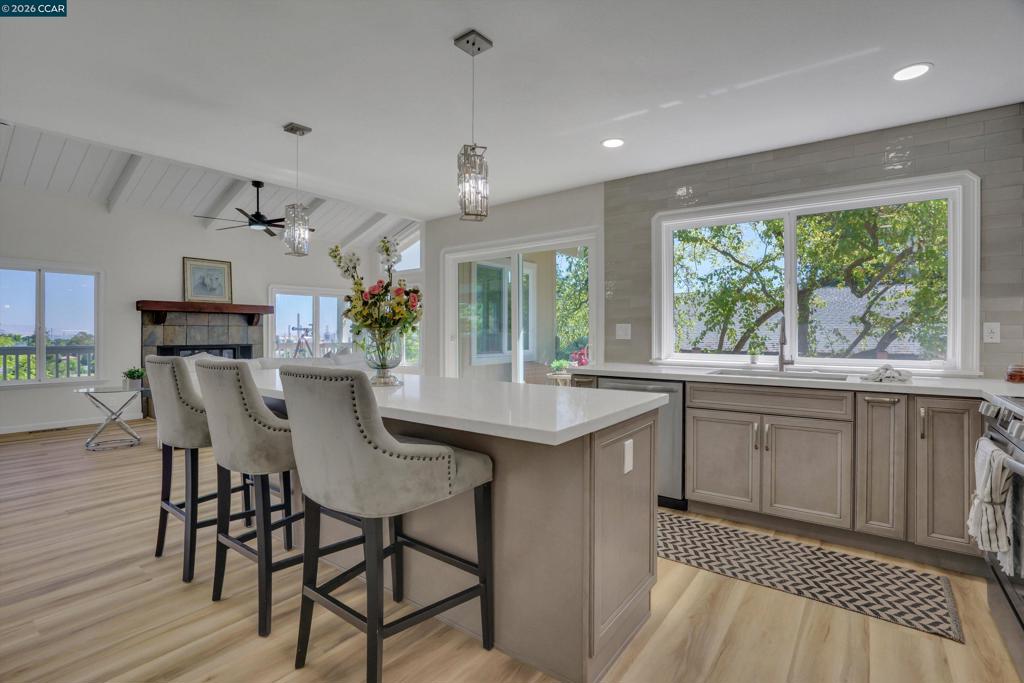 2271 Yale St, Martinez, CA 94553 — photo 1