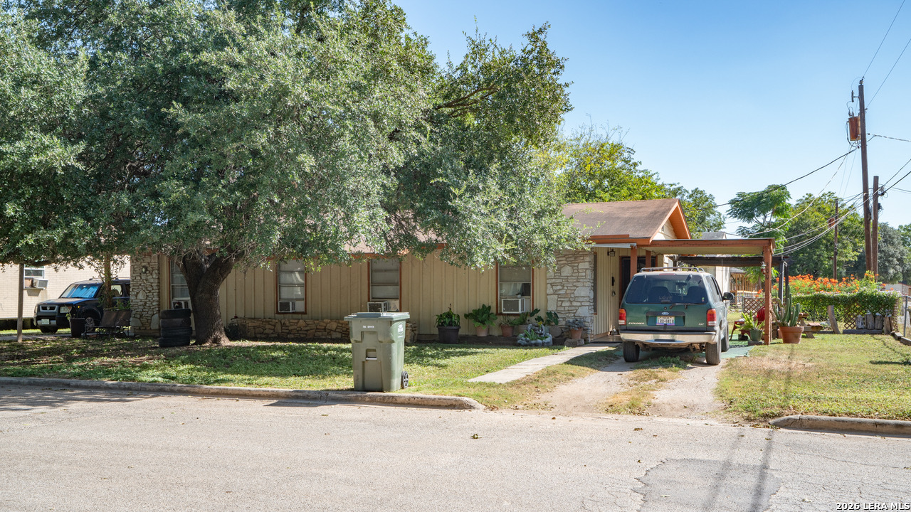 300/302 Koch, ,  78154 — photo 1