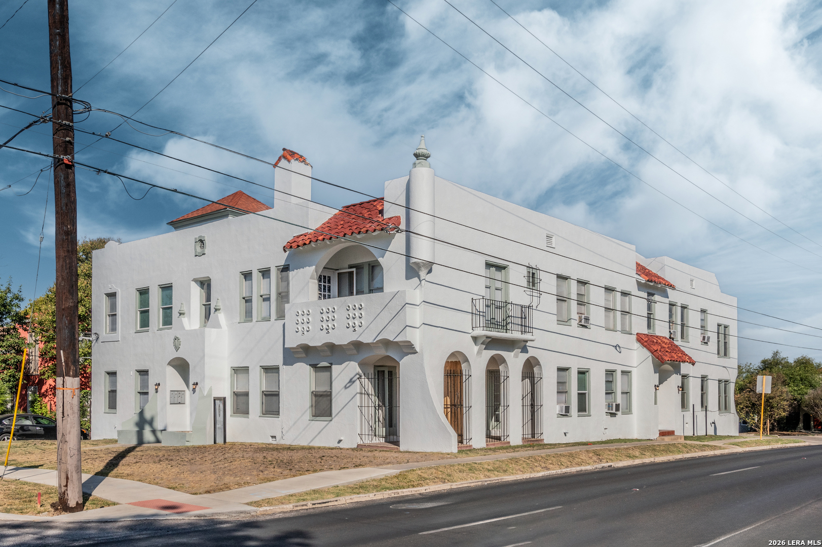 403 W HOLLYWOOD AVE, San Antonio, TX 78212 — photo 1