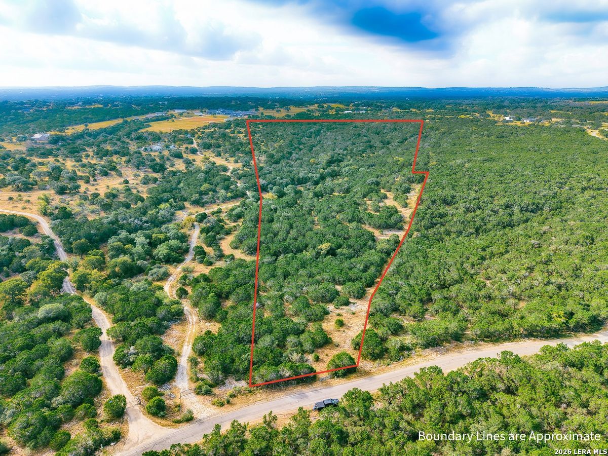 107 Camp Alzafar, Boerne, TX 78006 — photo 1
