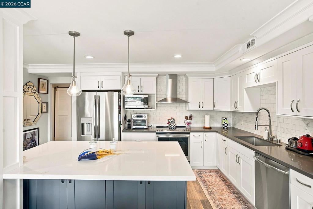 2032 Golden Rain Road 6, Walnut Creek, CA 94595-1919 — photo 1