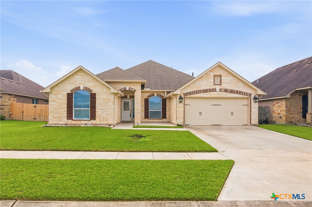 115 Sandstone Court, Victoria, TX 77904 — photo 1