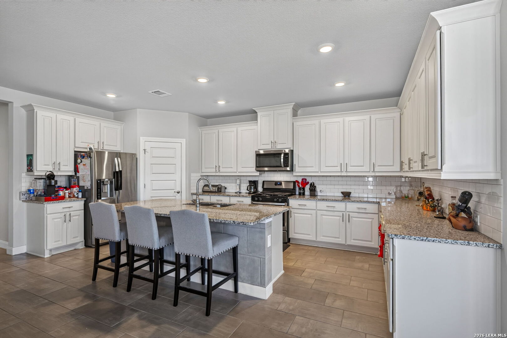 9211 SUNDROP VLY, ,  78254 — photo 1