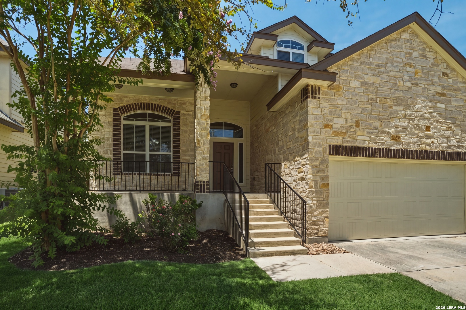 1023 Shasta Daisy, , 78245 — photo 1