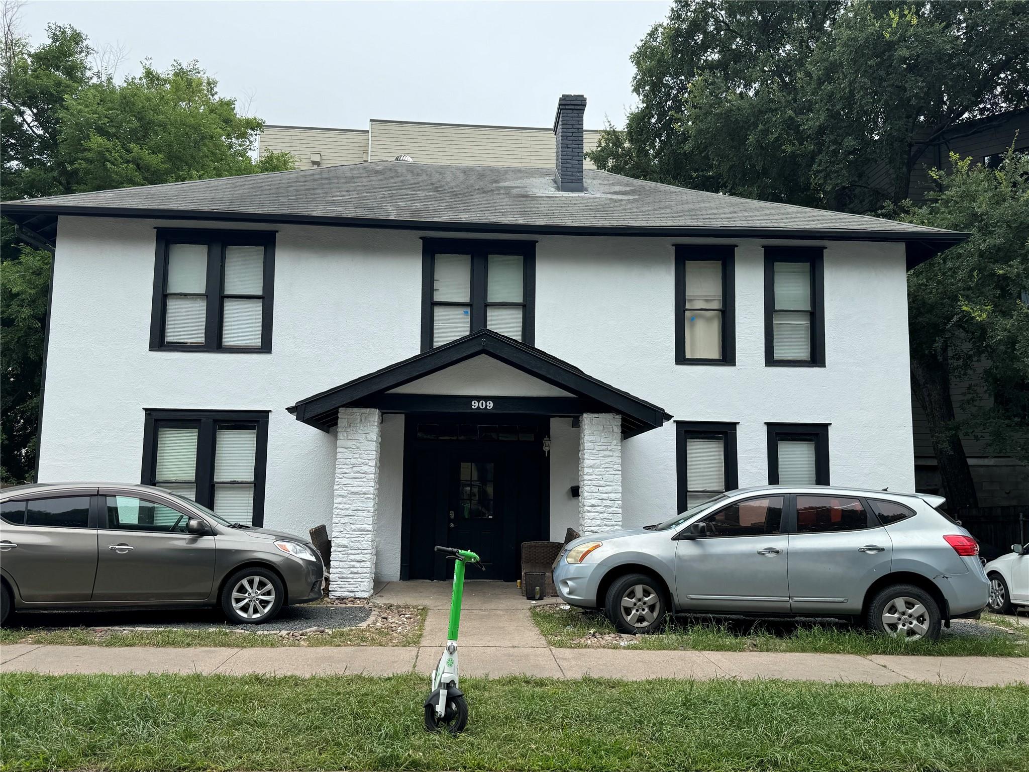 909 22nd, Austin, TX 78705 — photo 1