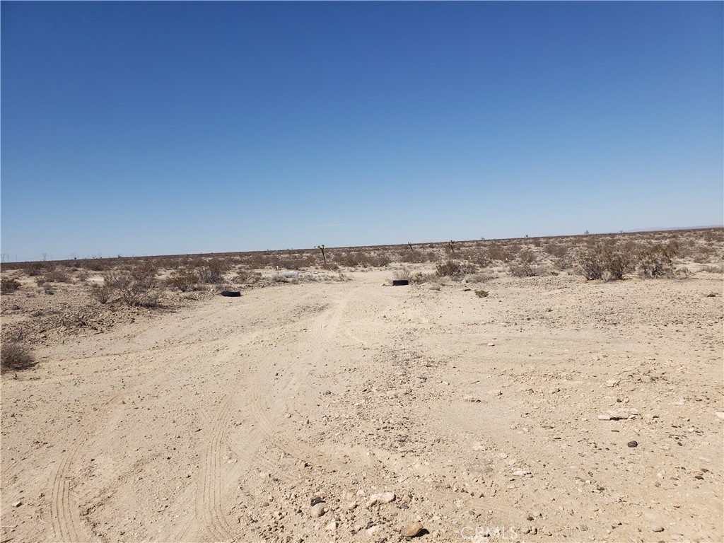 0 0460-291-25-0000 Bannock Rd, Adelanto, CA 92301 — photo 1