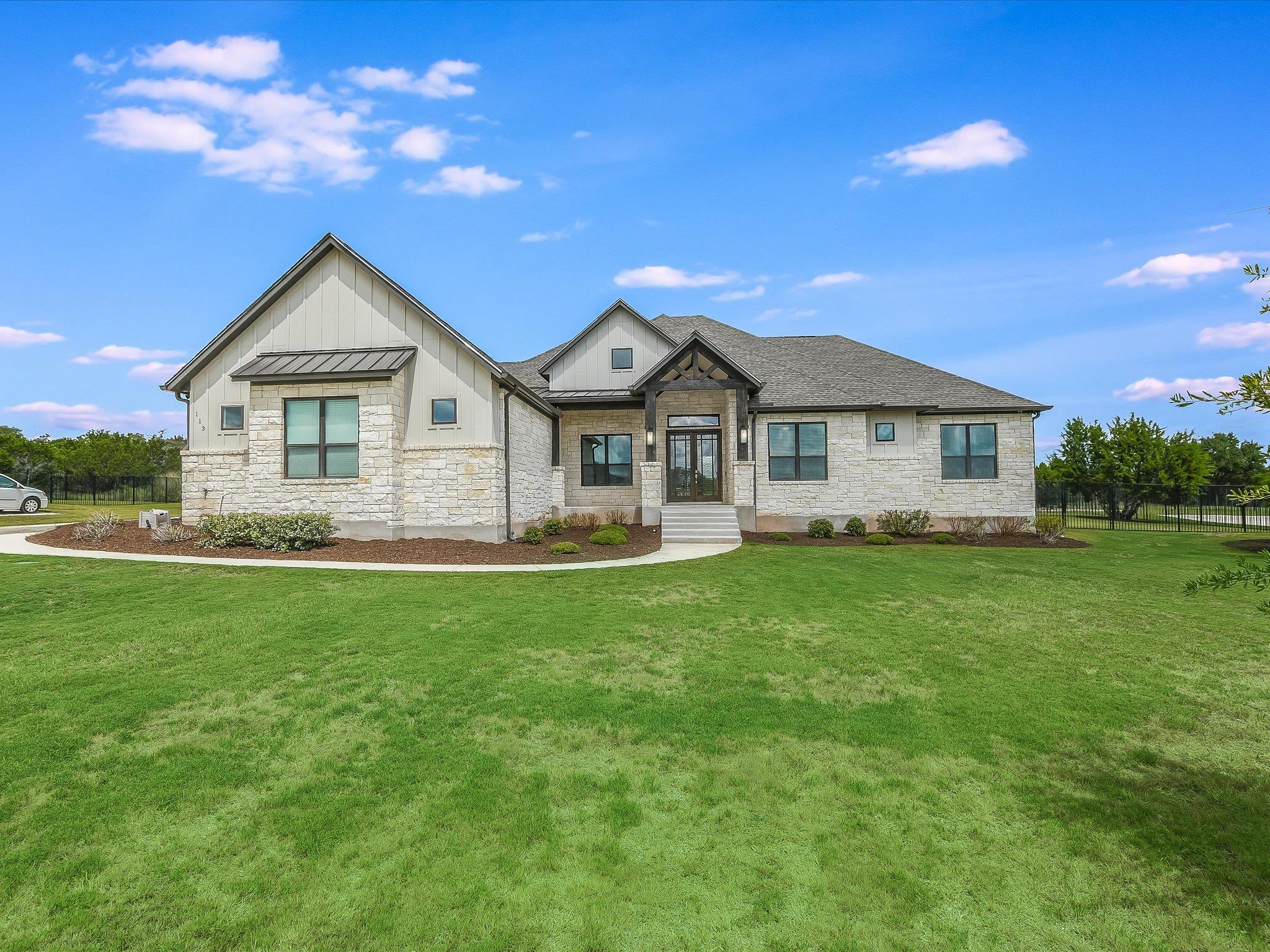 113 Tesoro Perdido, Liberty Hill, TX 78642 — photo 1