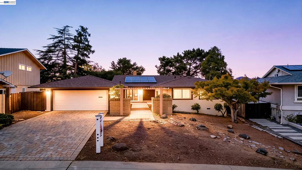 27929 Edgecliff Way, Hayward, CA 94542 — photo 1