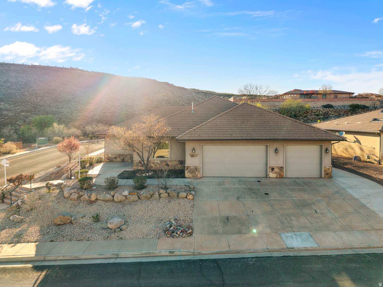 1907 N CREEK SIDE CT, Washington, UT 84780 — photo 1