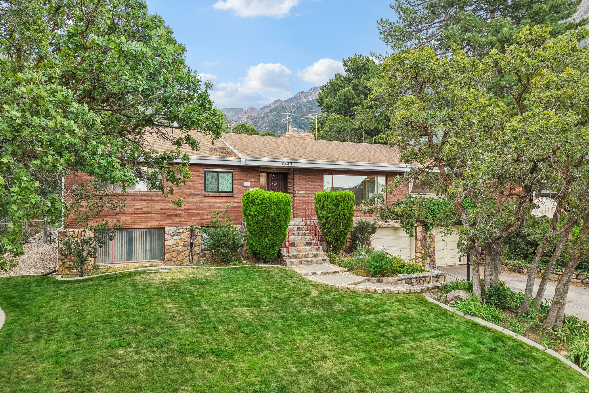 4239 S JUPITER DR, Salt Lake City, UT 84124 — photo 1