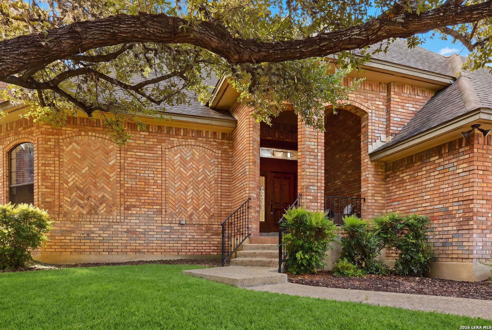 2806 Squaw Creek Dr, San Antonio, TX 78230 — photo 1