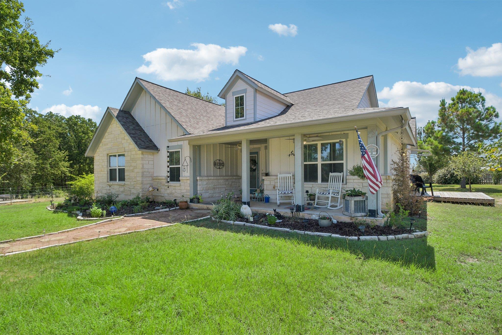 596 Pleasant Grove, Elgin, TX 78621 — photo 1