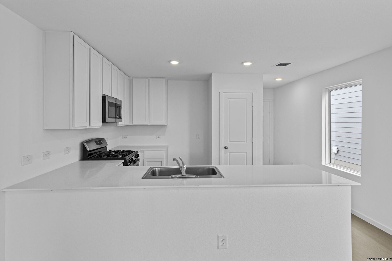12907 Kathleen St, ,  78152 — photo 1