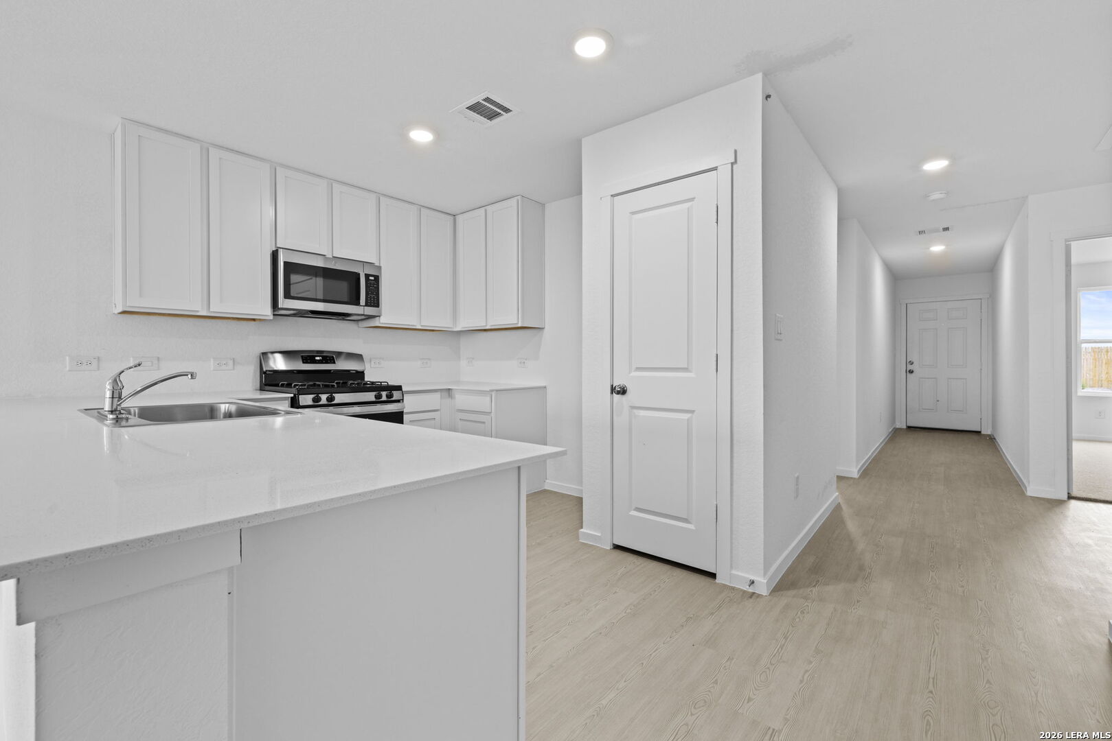 12623 Kathleen St, ,  78152 — photo 1