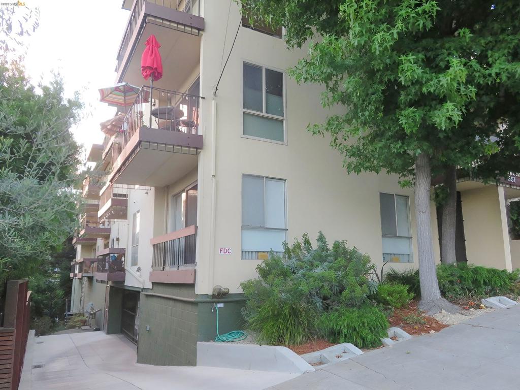 551 Jean St 410, Oakland, CA 94610 — photo 1