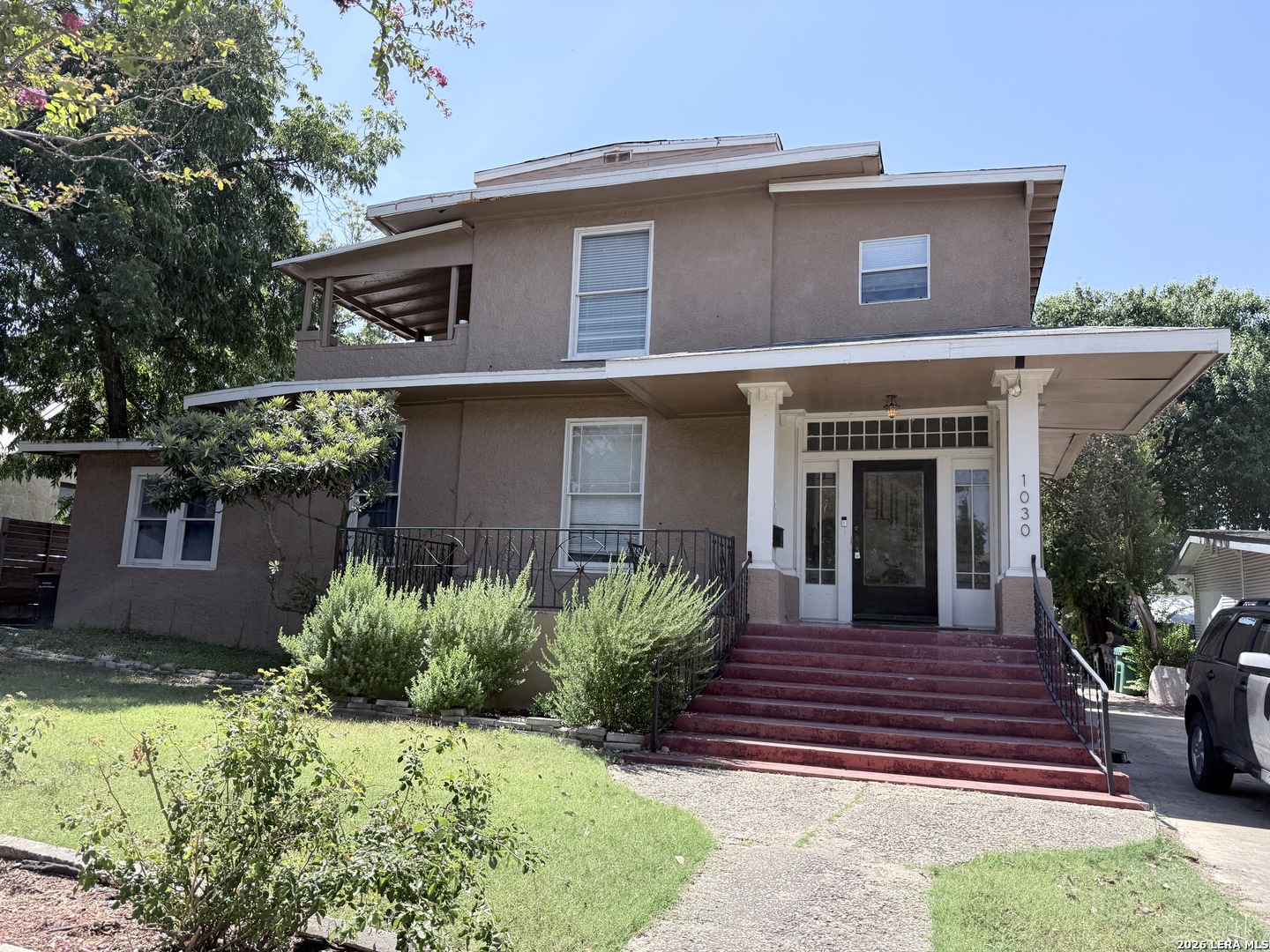 1030 W HUISACHE AVE, San Antonio, TX 78201 — photo 1
