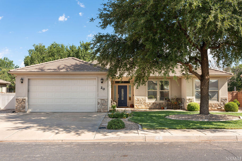 20 W Clover LN, Washington, UT 84780 — photo 1