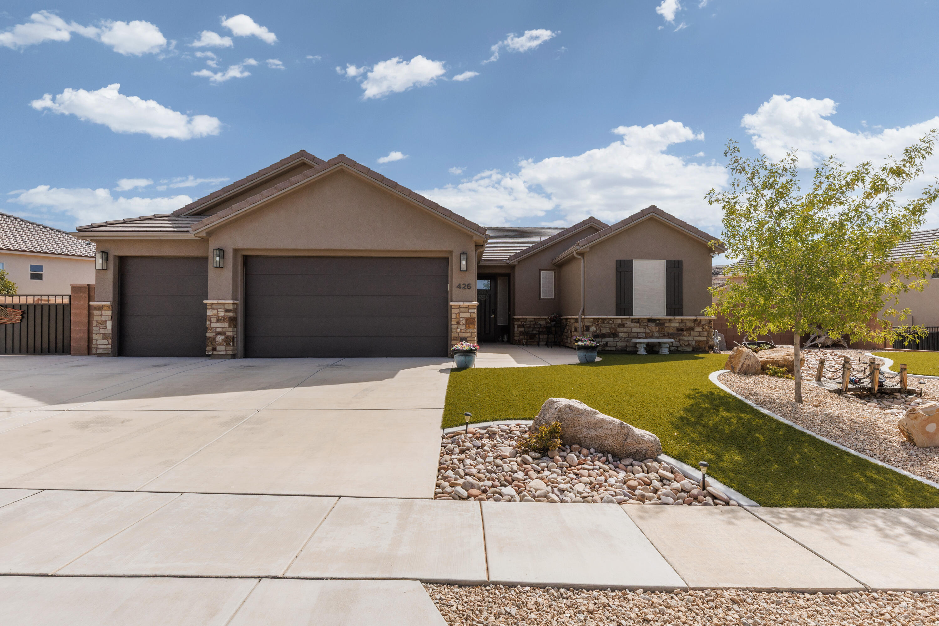 426 N Sage Grouse DR, Washington, UT 84780 — photo 1