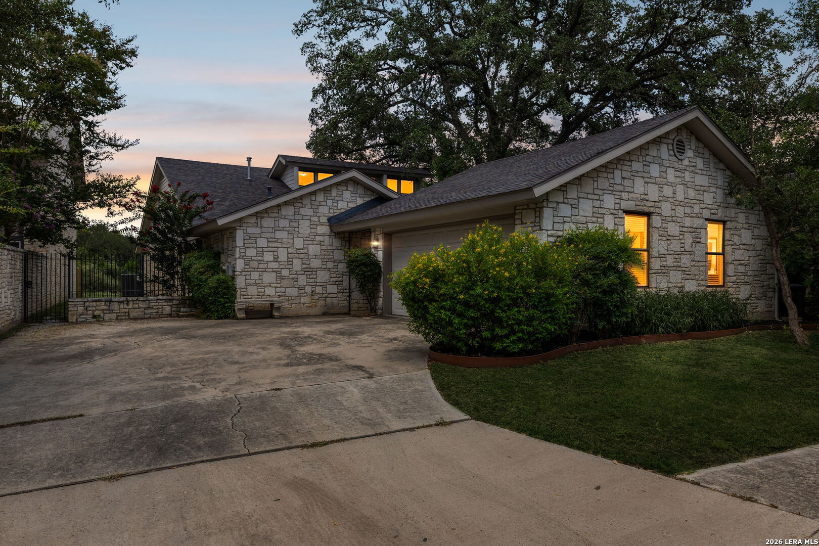 1025 River Park, ,  78216 — photo 1