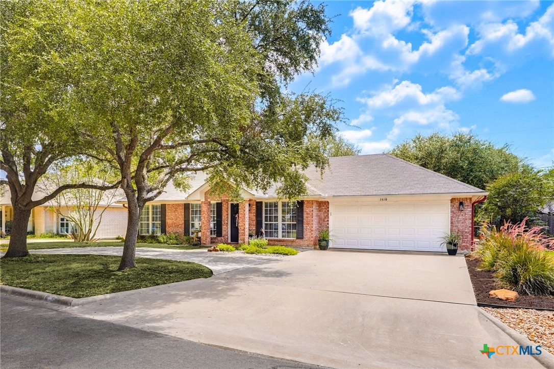 1510 Shadow Walk, Lockhart, TX 78644 — photo 1