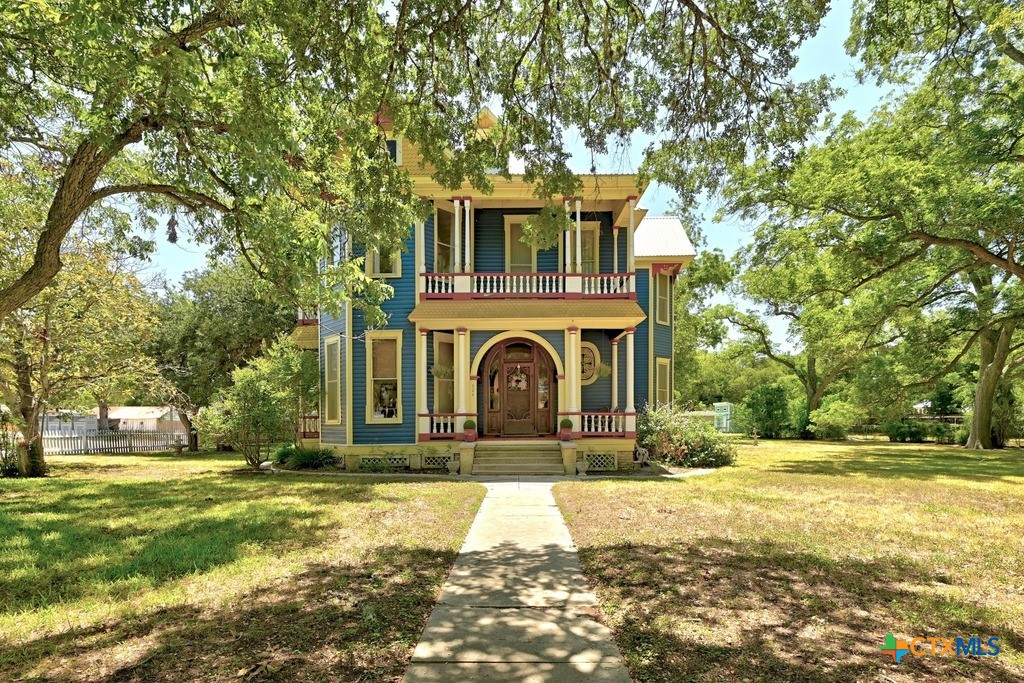 624 Saint Louis Street, Gonzales, TX 78629 — photo 1