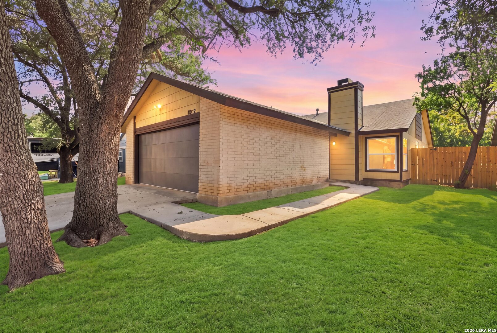 8012 LAUREL BND, San Antonio, TX 78250 — photo 1
