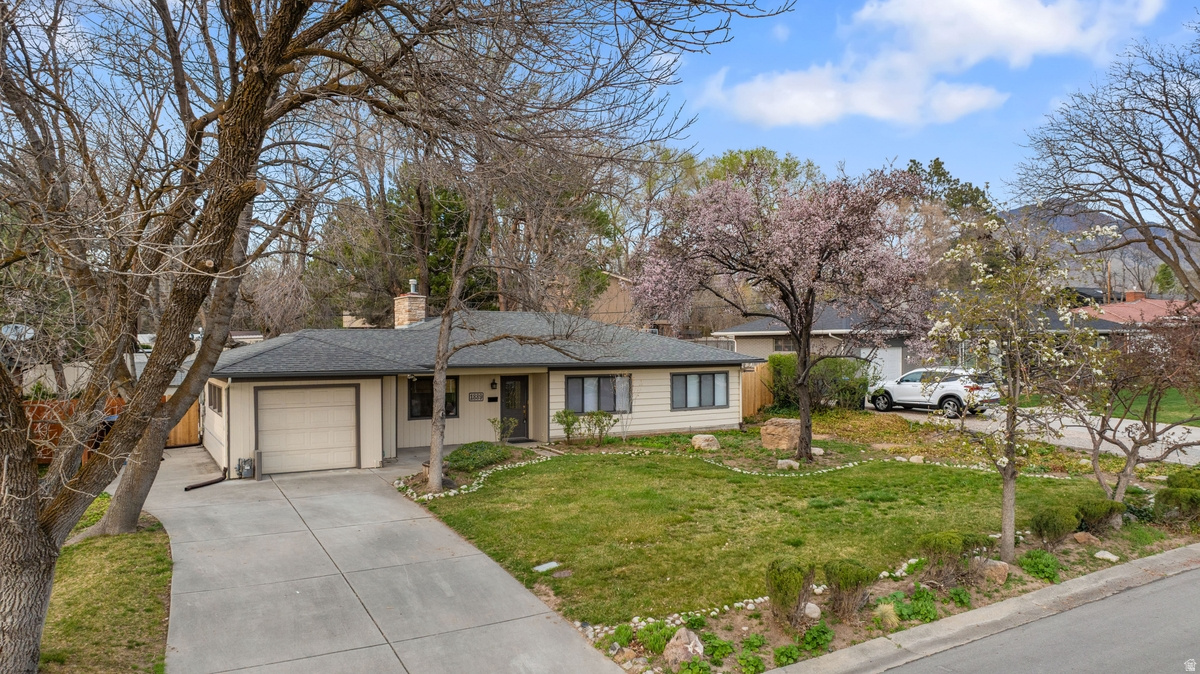 1889 E 4675 S, Holladay, UT 84117 — photo 1