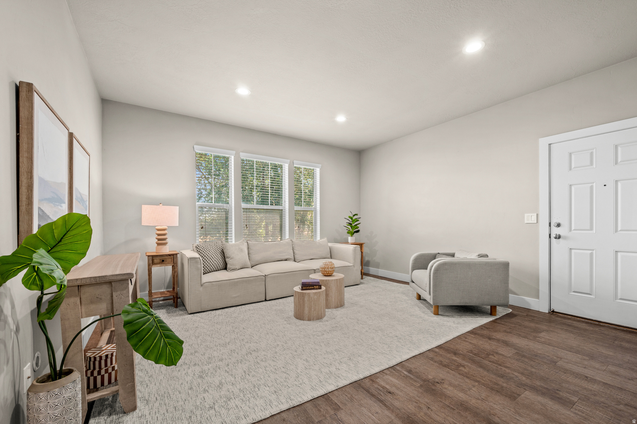 1423 S MOUNTAIN VIEW CT