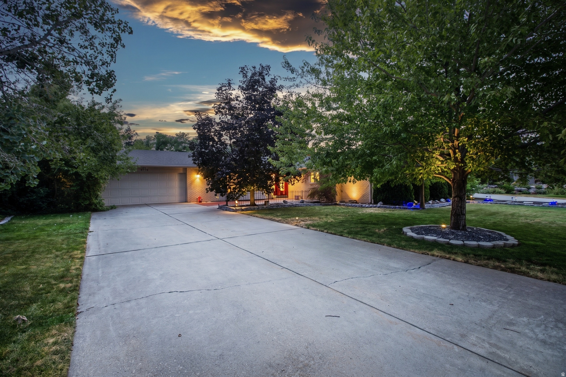 3704 E BRIGHTON POINT DR, Cottonwood Heights, UT 84121 — photo 1