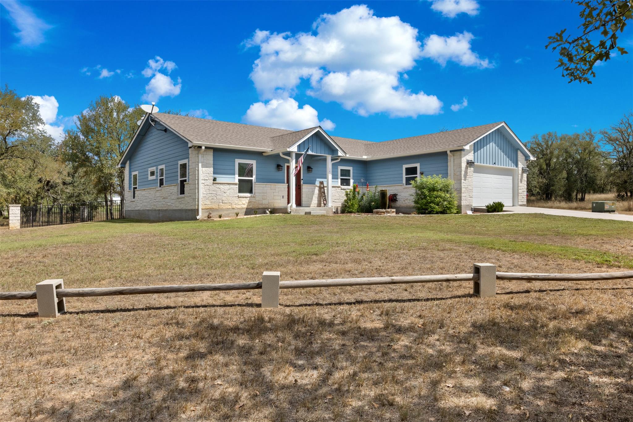 141 Eagle Point, Kingsland, TX 78639 — photo 1