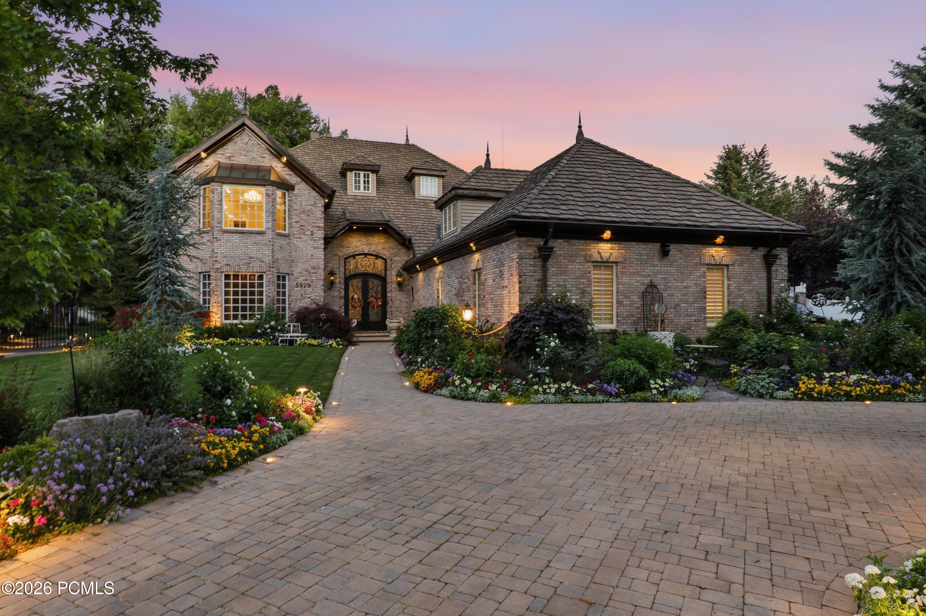 5579 Walker Woods, Holladay, UT 84117 — photo 1