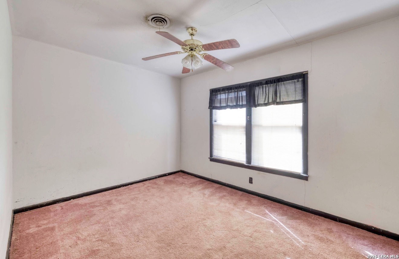 541 4th, ,  78801 — photo 1