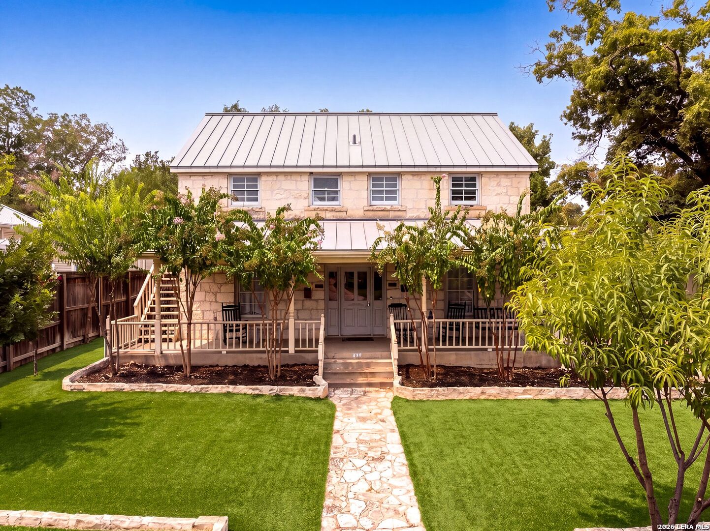 204 N ACORN ST, Fredericksburg, TX 78624 — photo 1