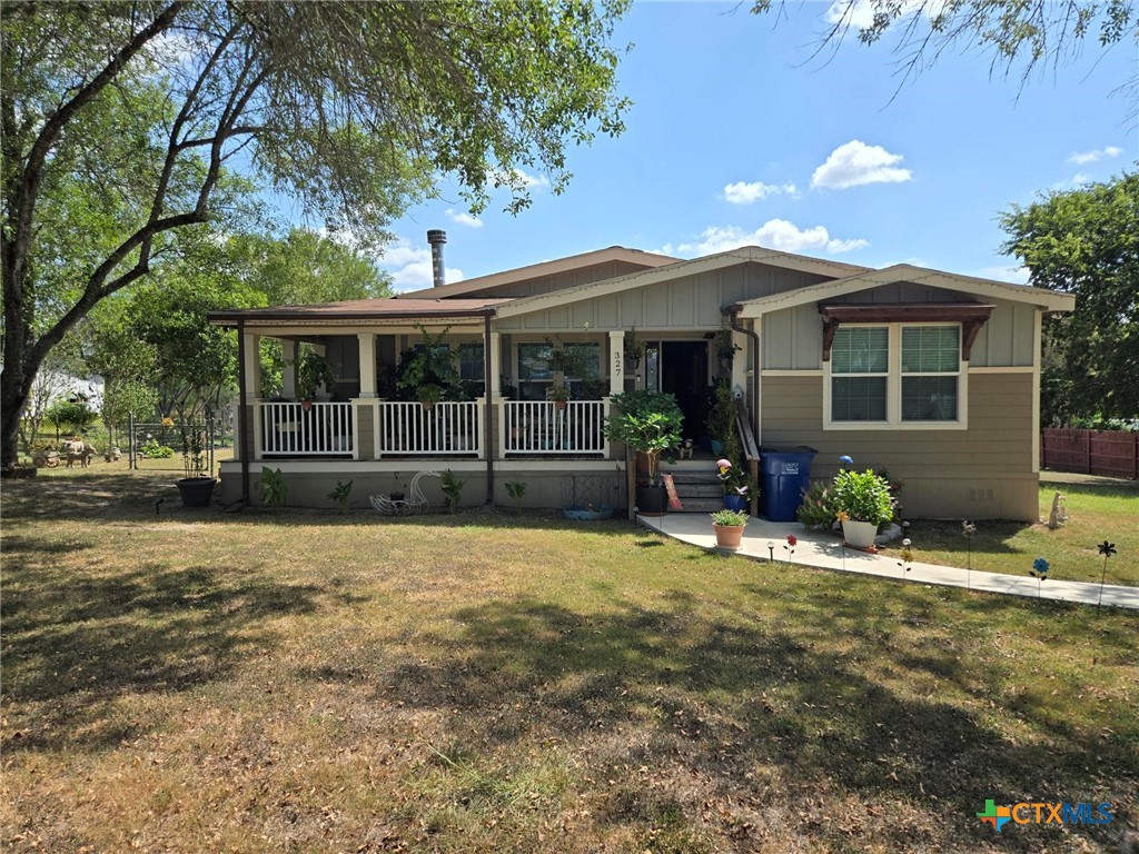327 Reyna Lane, Seguin, TX 78155 — photo 1