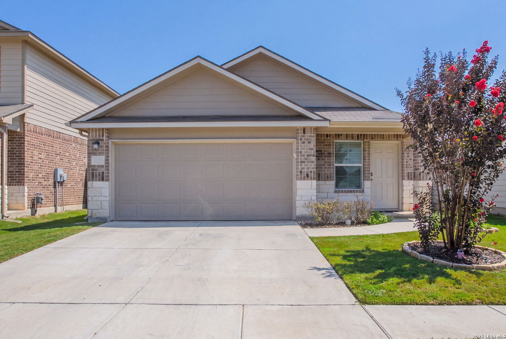237 MIDDLE GREEN LOOP, Floresville, TX 78114 — photo 1