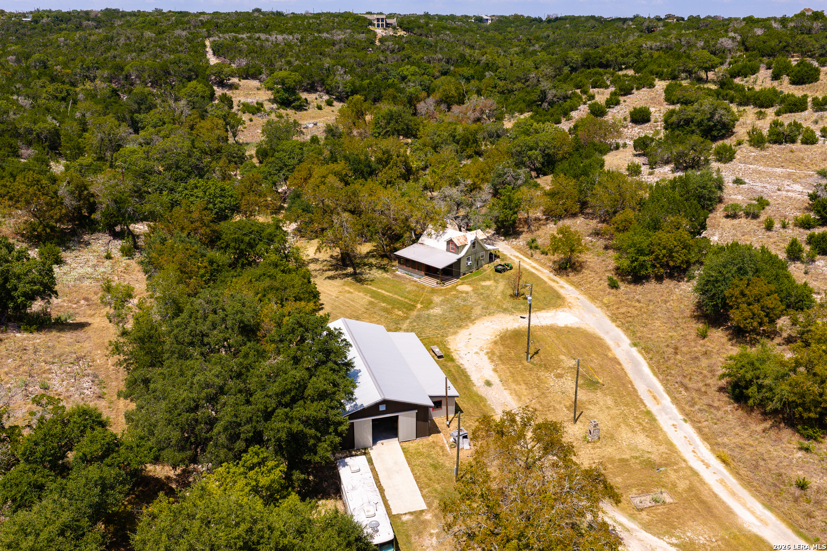 190 Enchanted Valley Rd, Kerrville, TX 78028 — photo 1