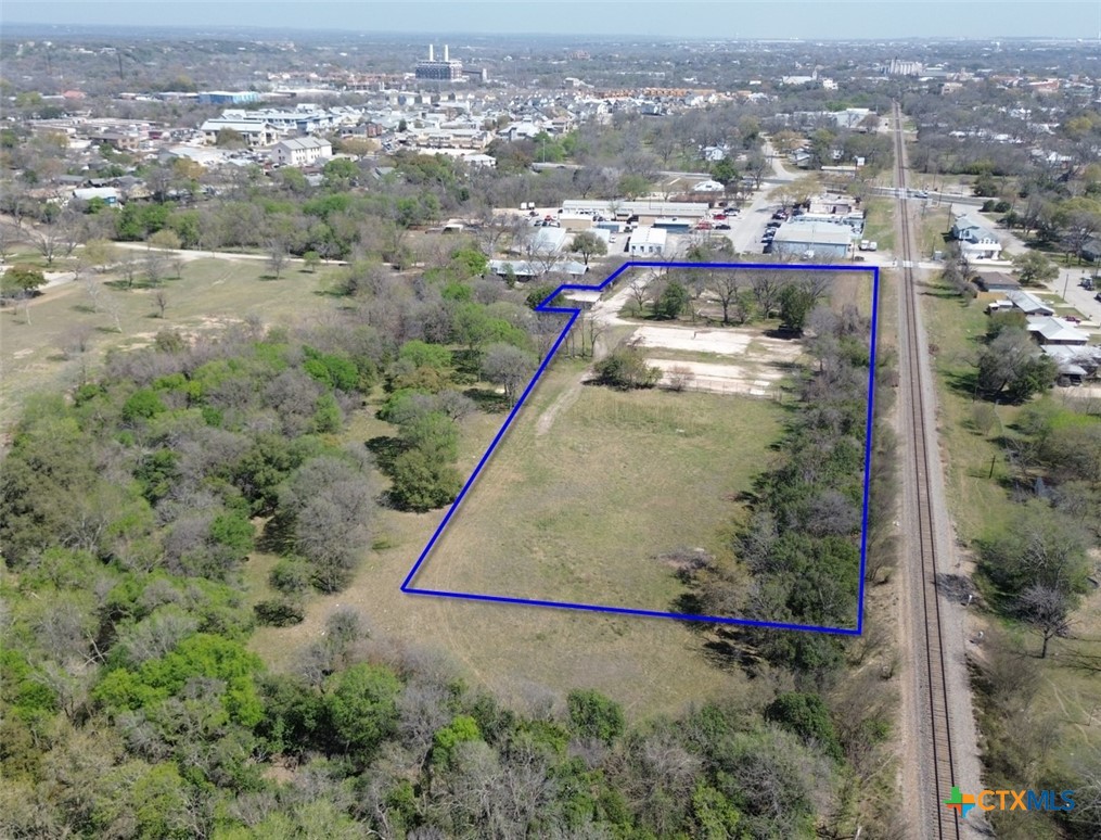415 N Hickory Avenue, New Braunfels, TX 78130 — photo 1