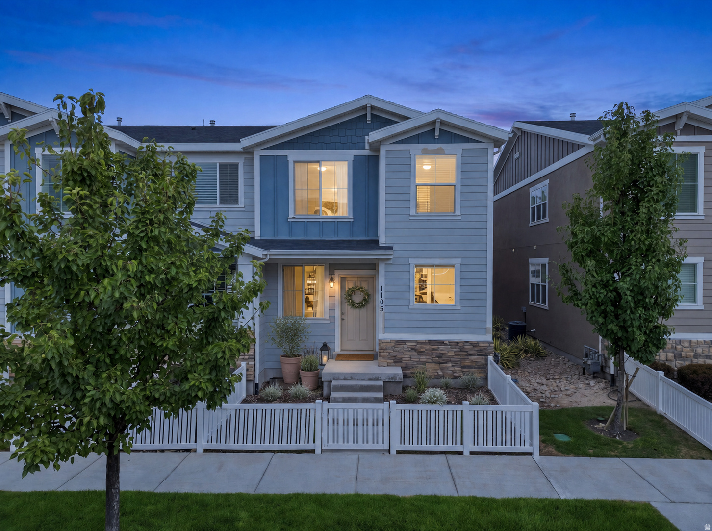 1105 W EMERALD POOLS LN